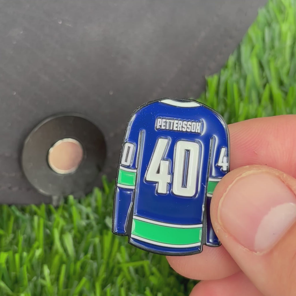 Elias Pettersson Golf Marker